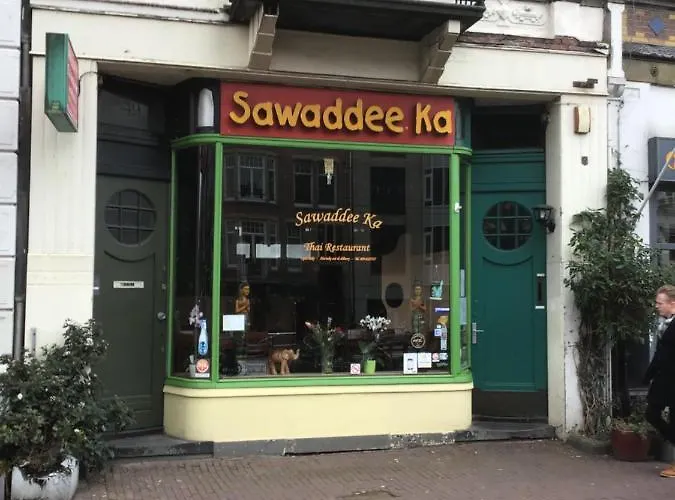 Frank's And Chong's Excellent Location 3*