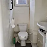 게스트하우스 Frank's And Chong's Excellent Location 3*