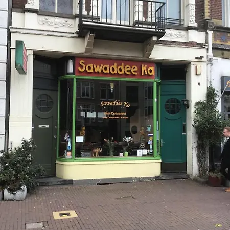 Frank's And Chong's Excellent Location 3*